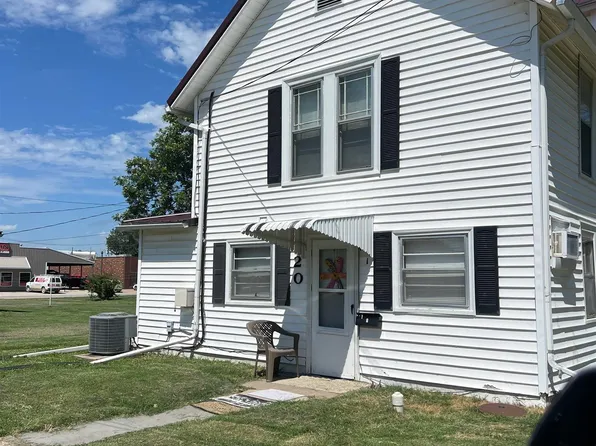 220 S 5th St, Osage City, KS 66523