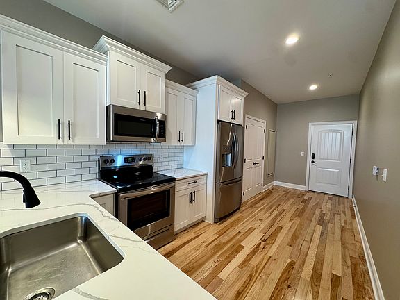 2nd image of 2 N 9th St #1902