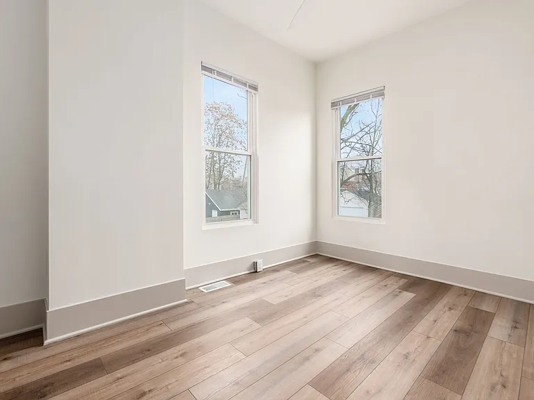 818 S Champion Ave — Photo 24