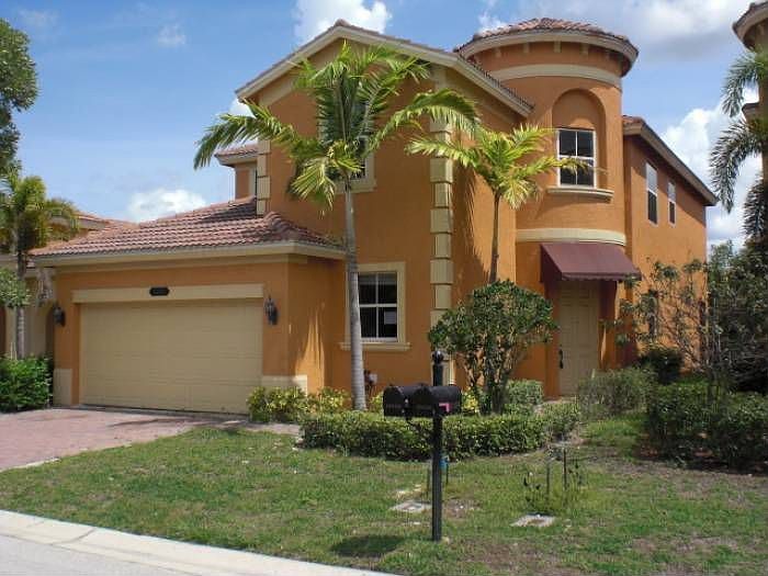 1st image of 10120 N Silver Palm Dr