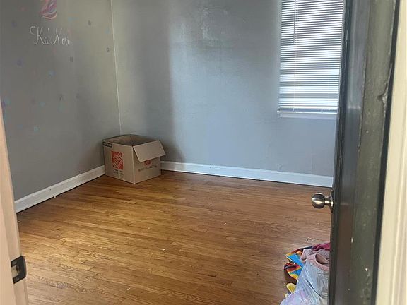 5th image of 6955 Myron Ave