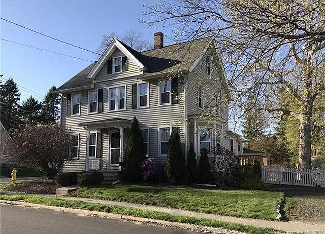 290 W Main St — Photo 1