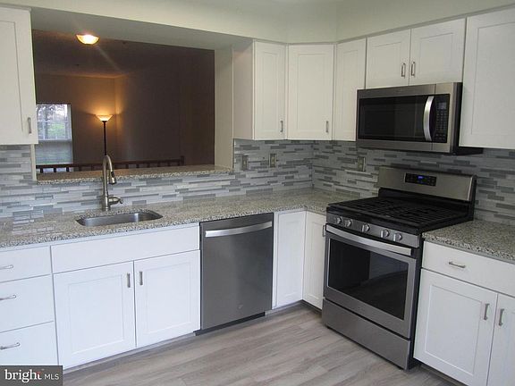 4th image of 20528 Staffordshire Dr
