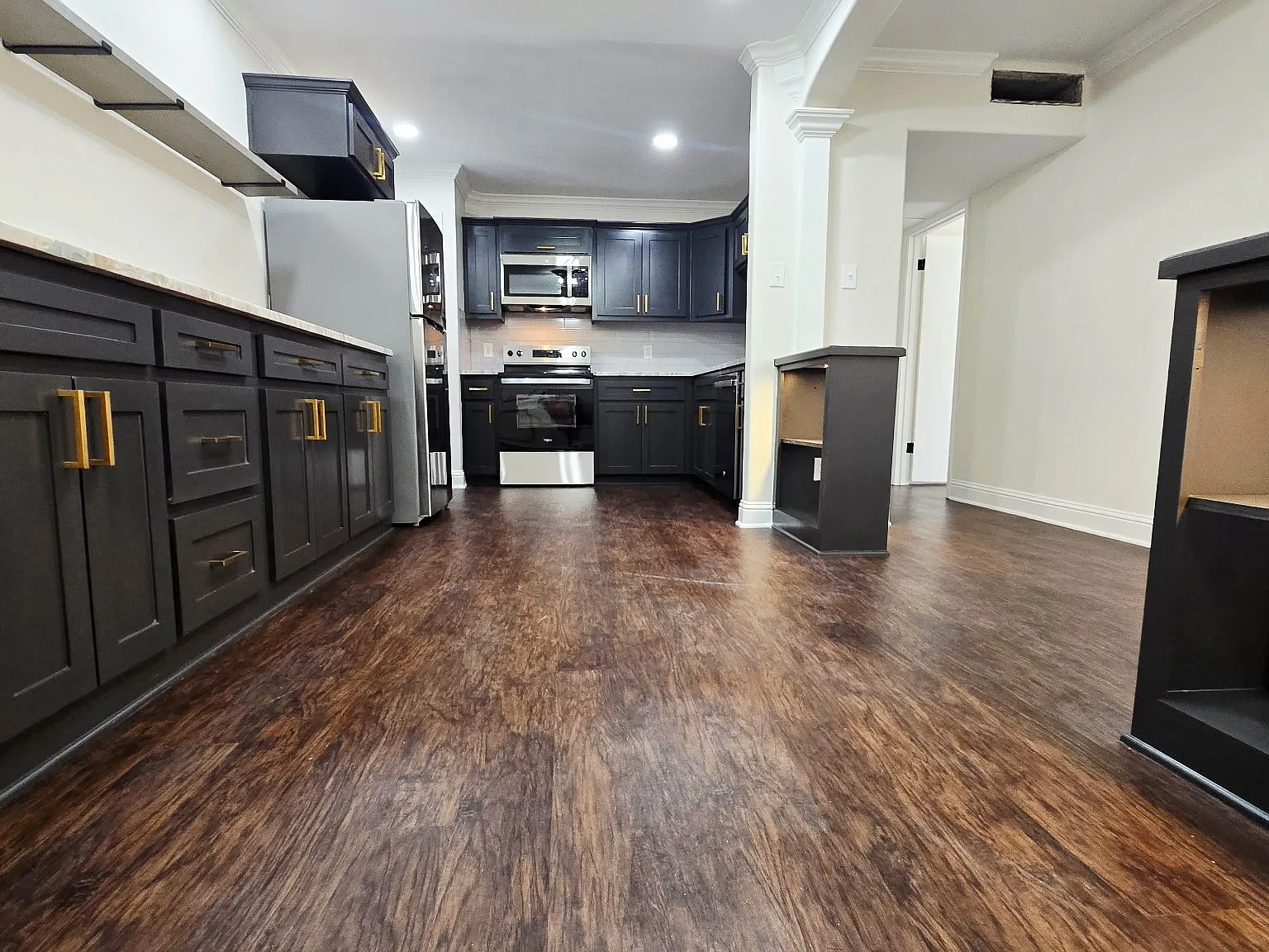 2 bed, 1200 sqft, $1,300 — Photo 2