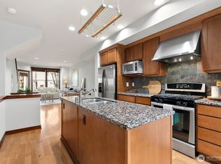 4436 44th Ave SW APT C, Seattle, WA 98116