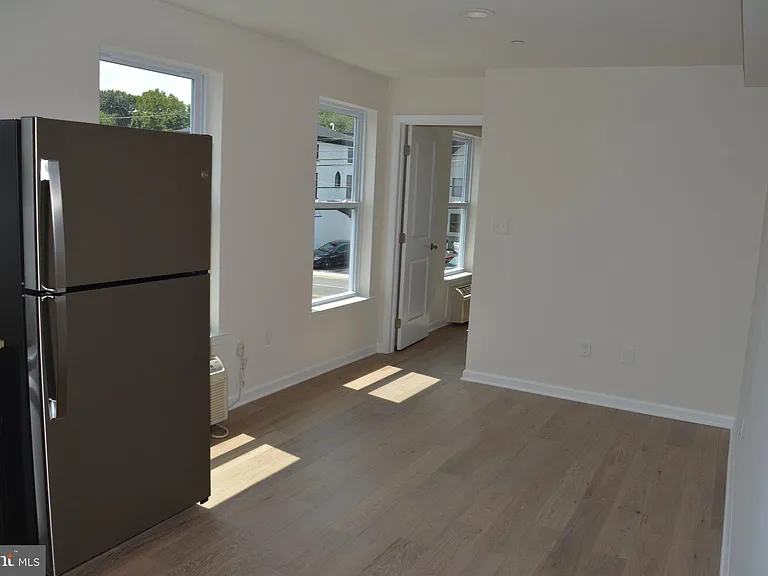 7631 Ridge Ave #2 — Photo 5
