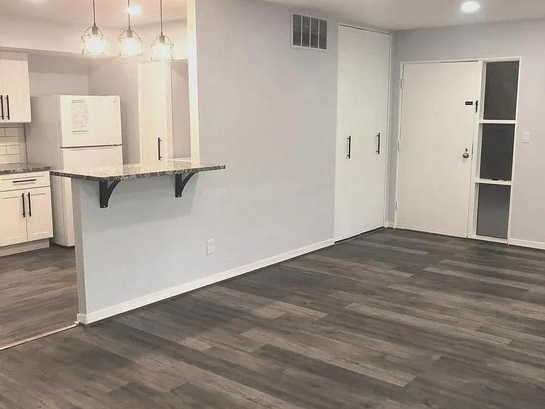 29 Stonehenge Cir #1 — Photo 7