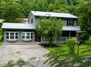 387 Left Penhook Rd, Harold, KY 41635