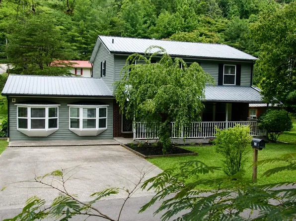 387 Left Penhook Rd, Harold, KY 41635