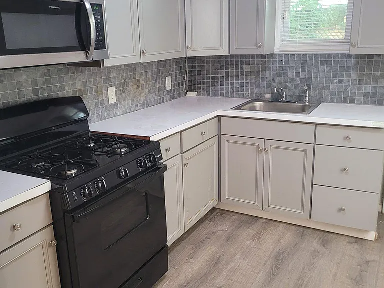 2334 N Gratz St — Photo 13