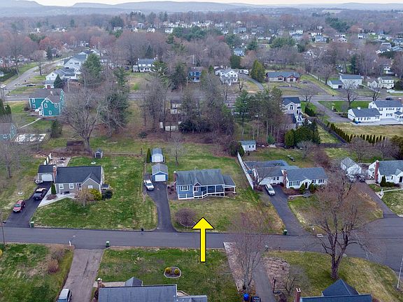 2nd image of 5 Parkview Road