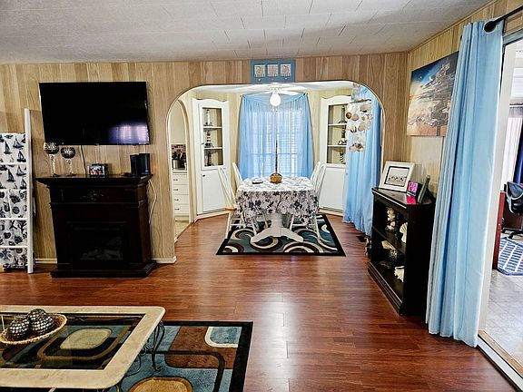 5th image of 137 Lake Dell Dr