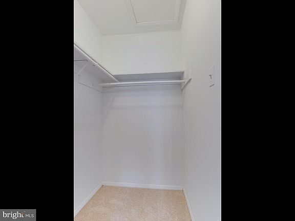 5th image of 13 Shady Hill Ct