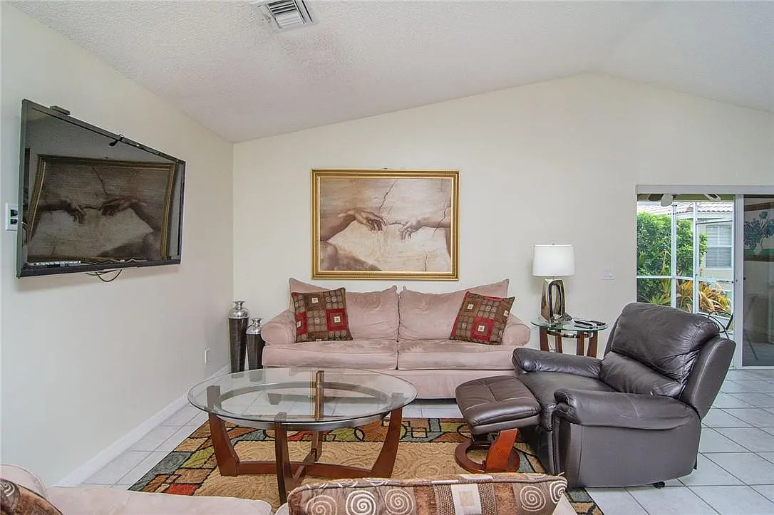 2 bed, 2.0 bath, 1208 sqft, $3,000 — Photo 4