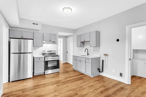 863 Chicopee St #3R Photo 1