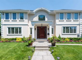 21 Bellingham Ln, Great Neck, NY 11023
