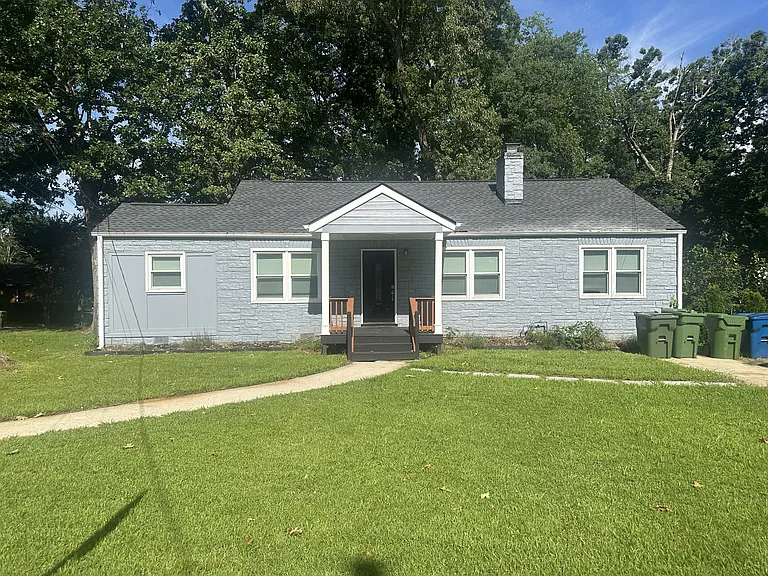 Front of House - Driveway to the right side