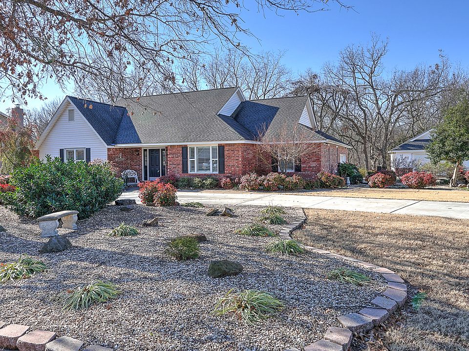1st image of 1704 Woodhaven Ln