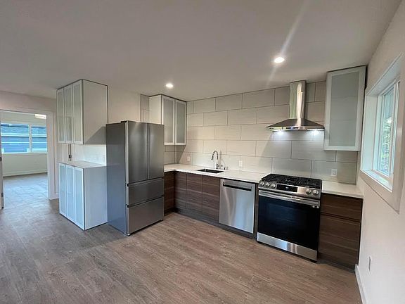 2nd image of 3621 Dimond Ave APT 4
