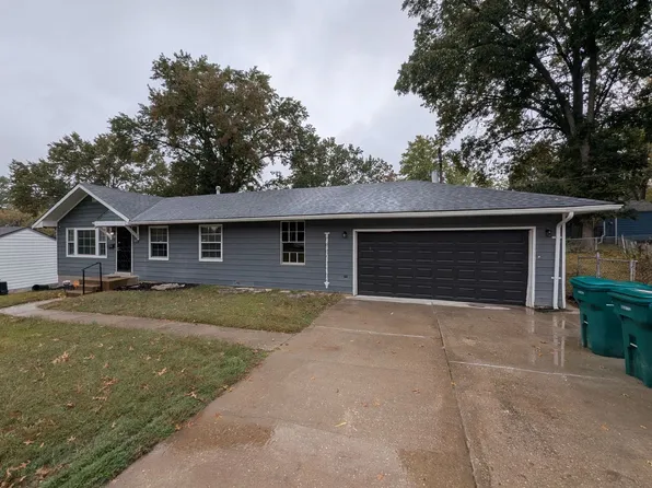 1227 Grenshaw Dr, Saint Louis, MO 63137