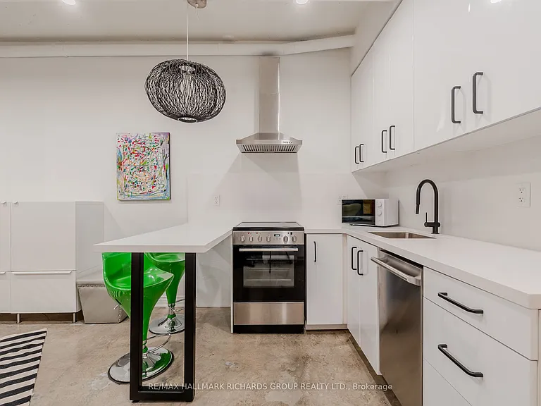 123 Woodbine Ave #121 — Photo 5