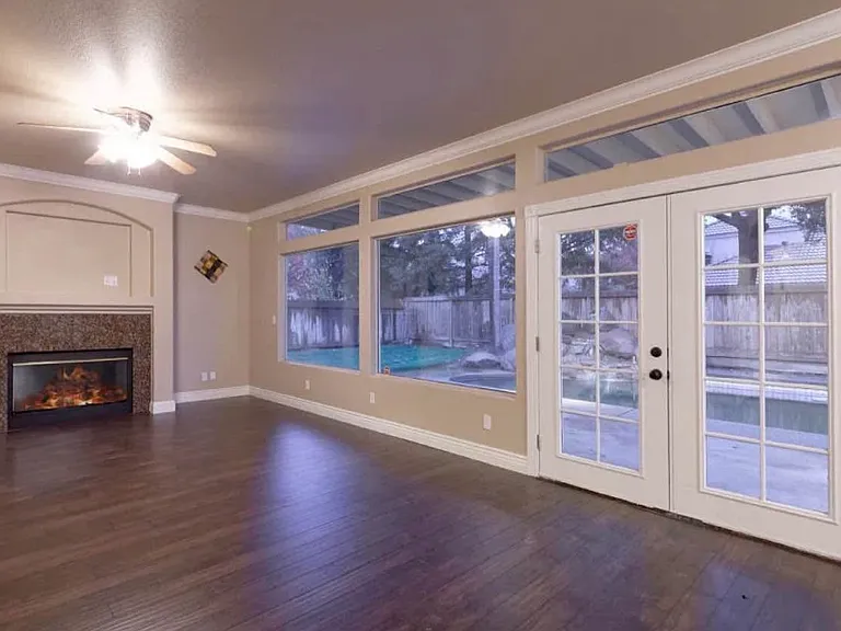 8539 N Barton Ave — Photo 6