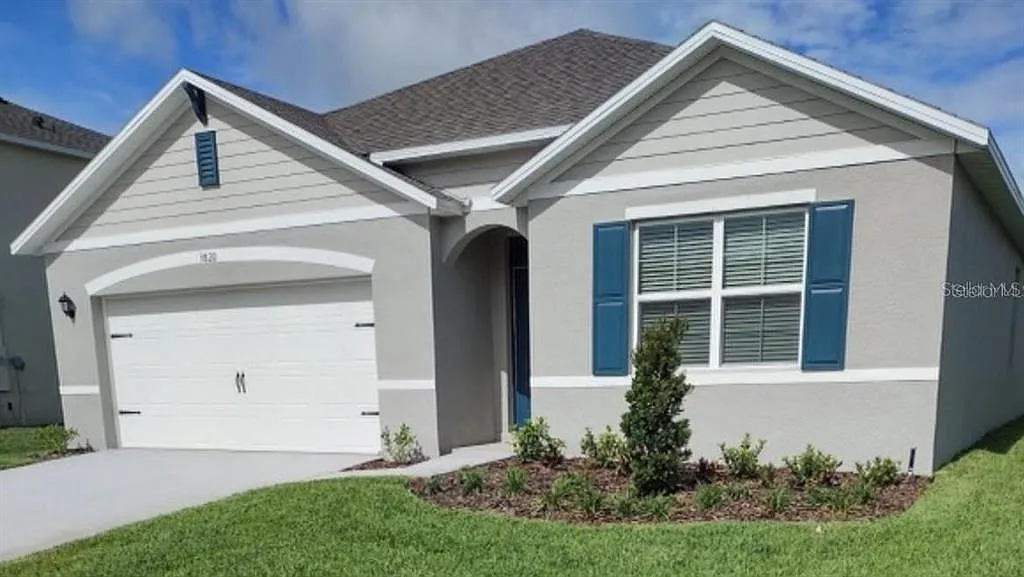 4 bed, 2.0 bath, 1811 sqft, $2,500 — Photo 1