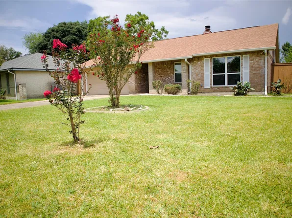 8523 Elmhaven Rd, La Porte, TX 77571