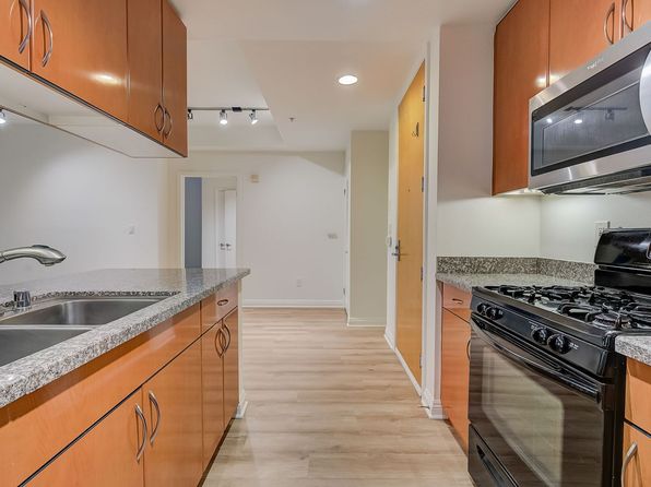 65 W Dayton St APT 306M