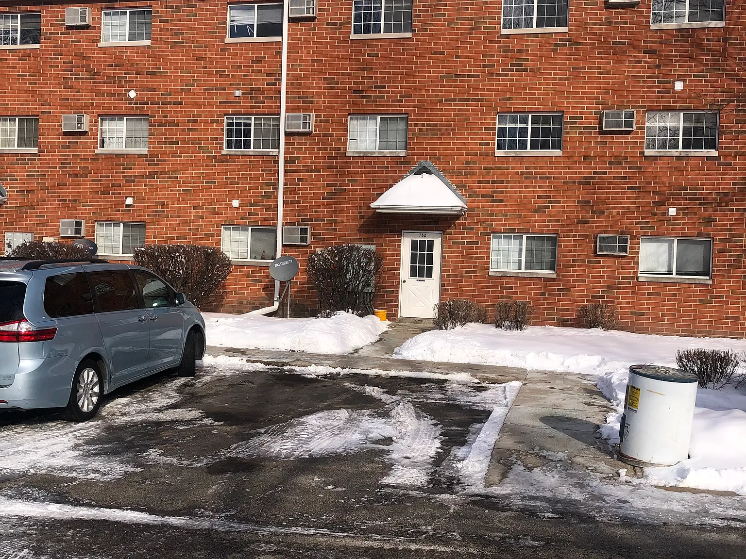 2 bed, 850 sqft, $1,375 — Photo 2