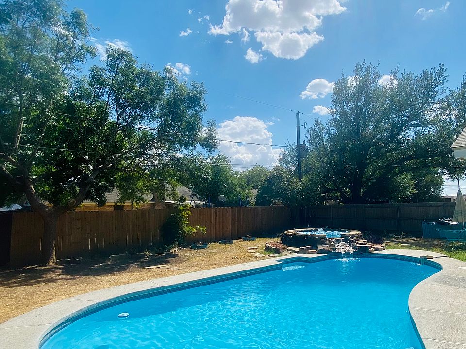 Heatable pool and hot tub is serviced weekly.