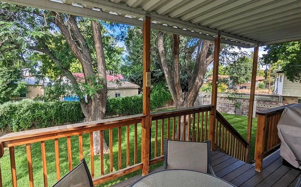 104 Akard Ave