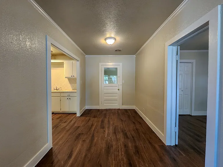 1002 Overland Ct — Photo 23