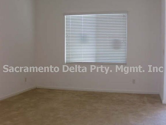 4th image of 9641 Wild Cherry Ct
