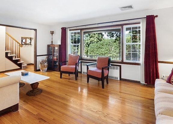 4th image of 4 Cypress Ave
