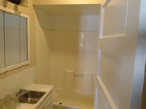 4th image of 712 W Elsmere Pl