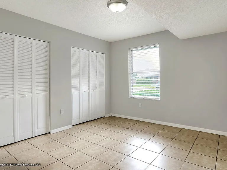 Locale at Eagle Lake — Photo 15