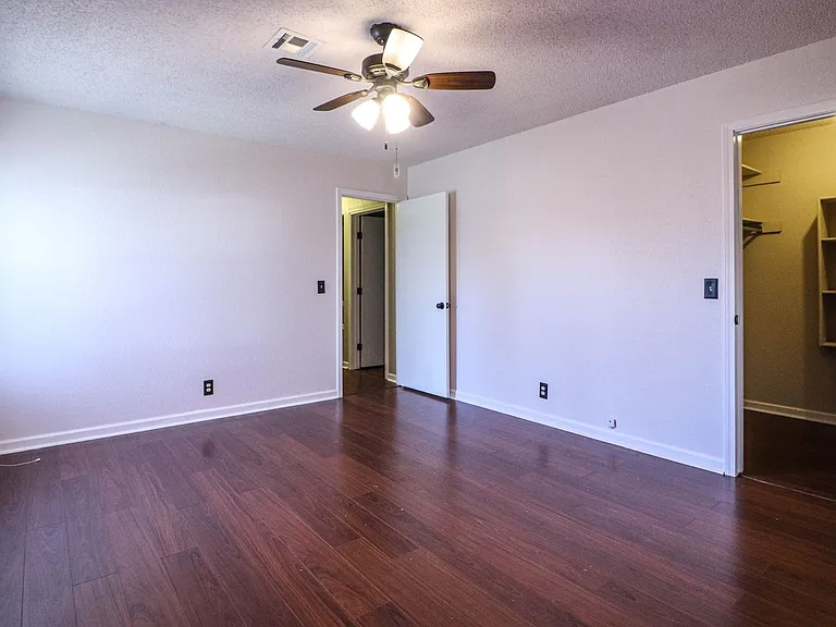 11323 S Ash St — Photo 29