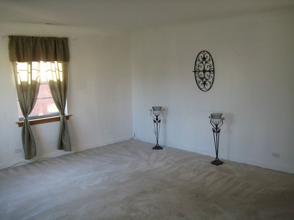 2nd image of 8120 W Lawrence Ave