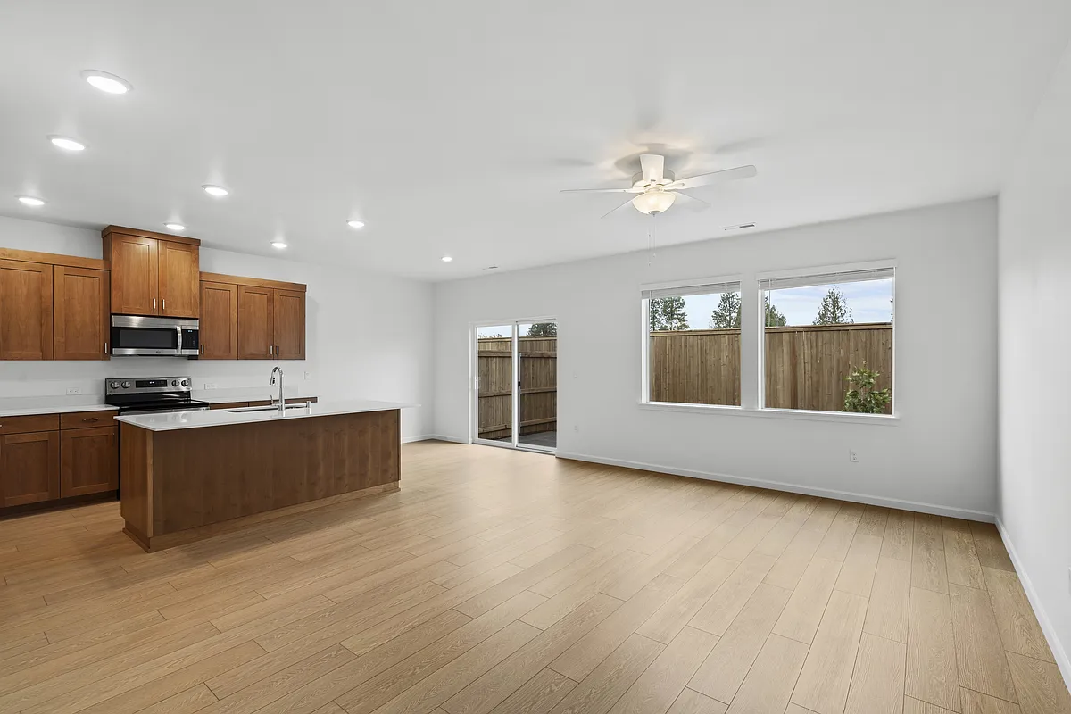 Building Photo - 1505 NE 185th Ave