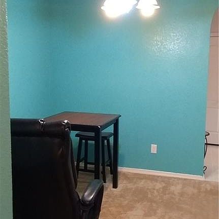 3rd image of 118 Commonwealth Cir