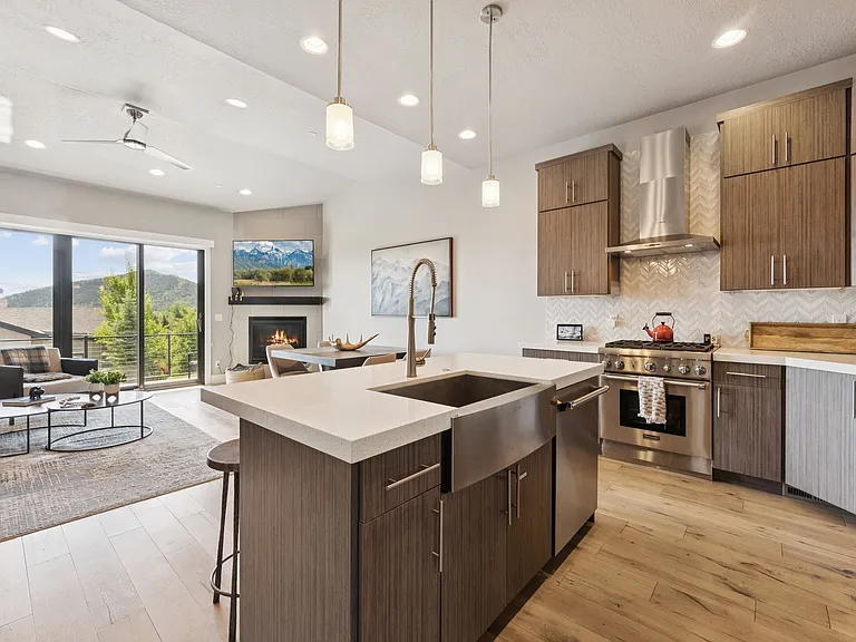 4313 Holly Frost Ct — Photo 13