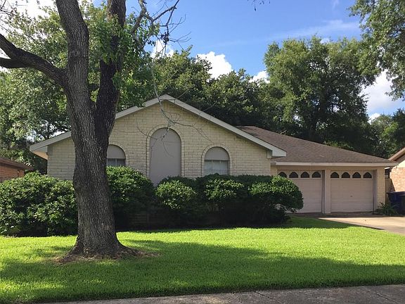 2nd image of 2327 Fairgreen Dr