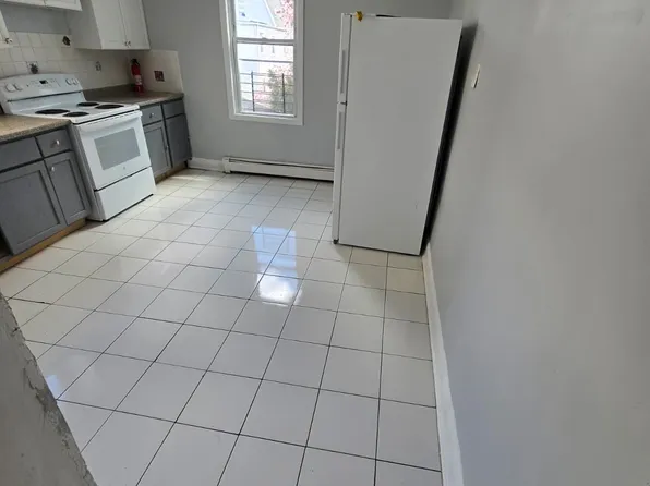 740 S 15th St #2, Newark, NJ 07103