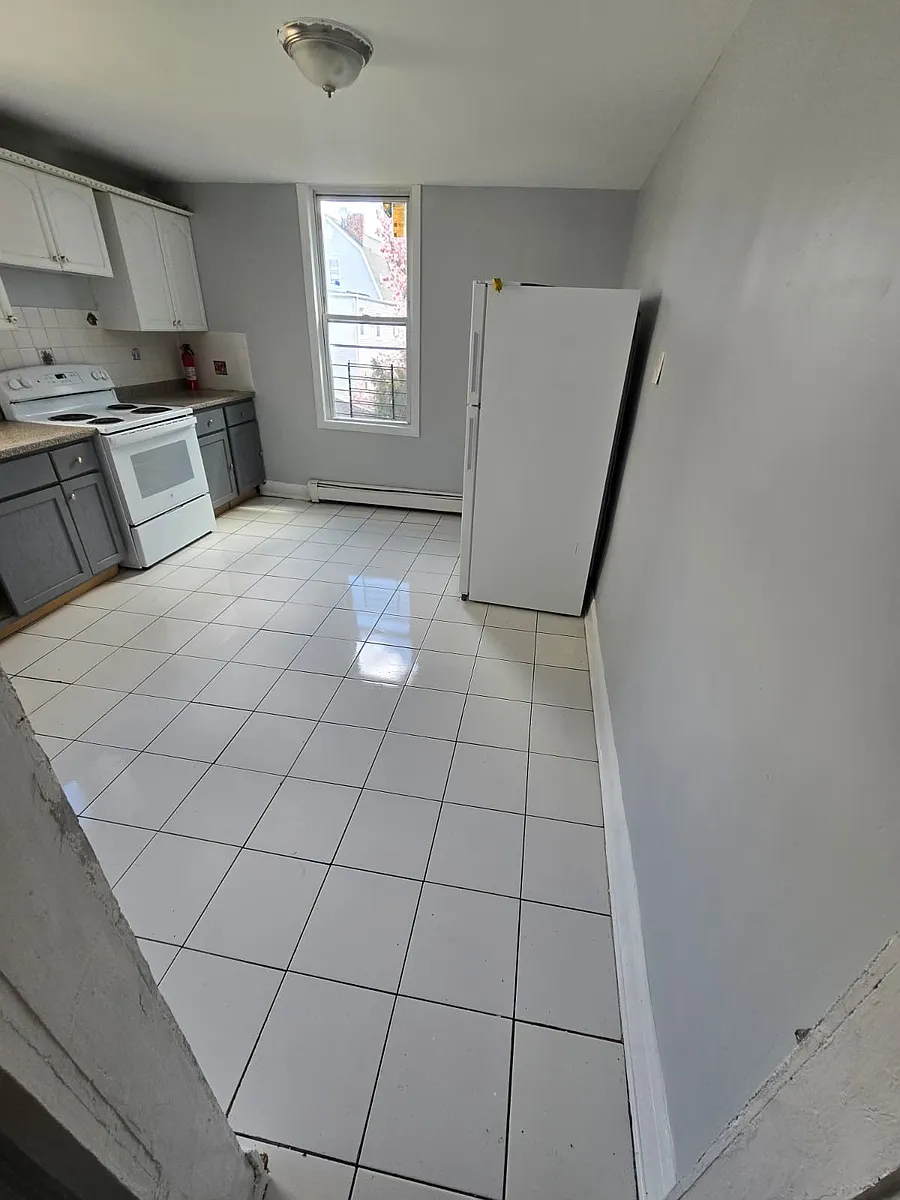 Building Photo - 20 Baldwin Ave #1