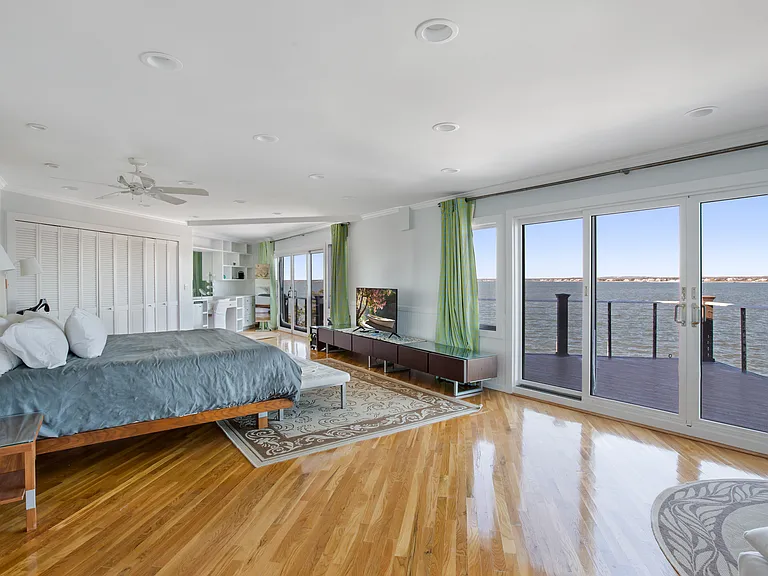 570 Dune Rd — Photo 12