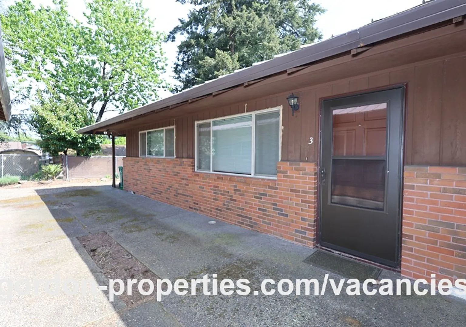 SE Cedar Ave - Single level 2 bedroom unit in duplex — Photo 1