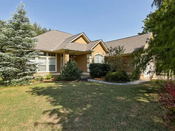 3821 Woodshadow Rd, Edmond, OK 73003