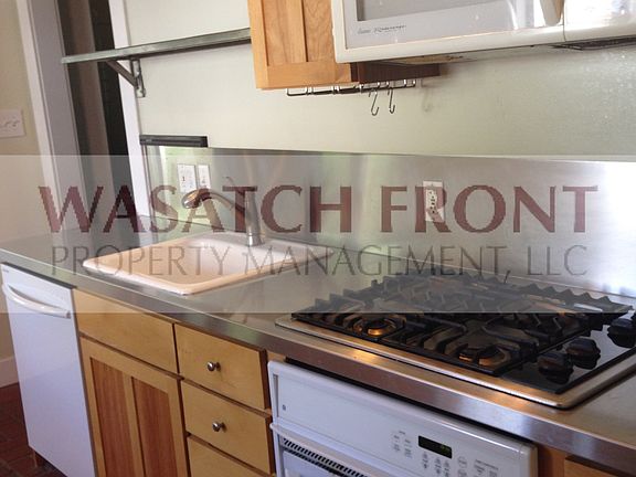 2nd image of 1042 E Emerson Ave