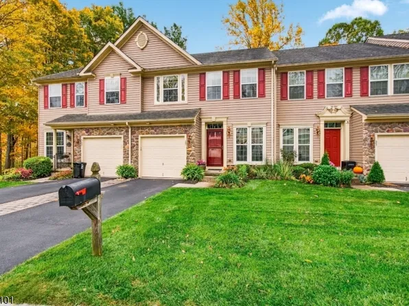 27 Village Ln, Sparta Twp., NJ 07871